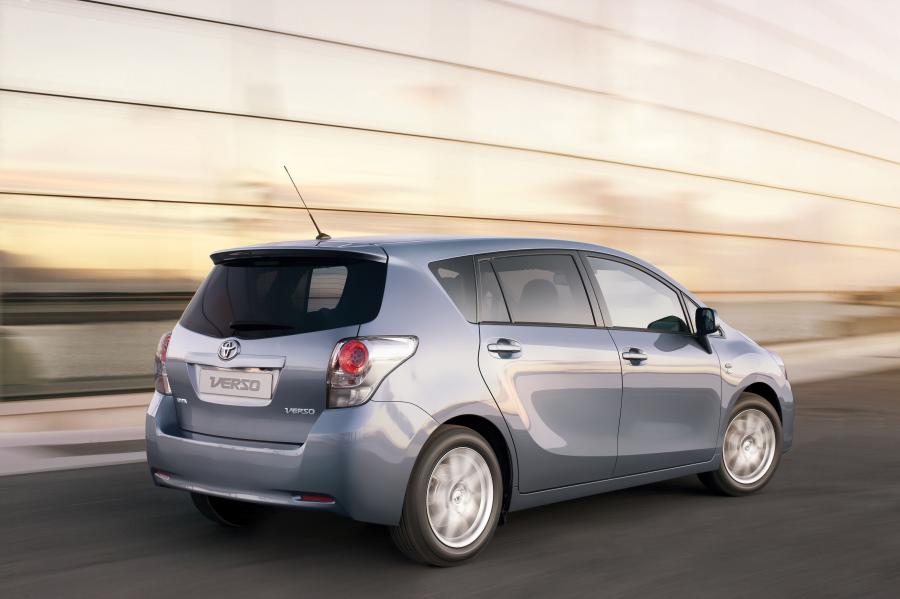  Toyota Verso 2009 года  (фото 8 из 65)